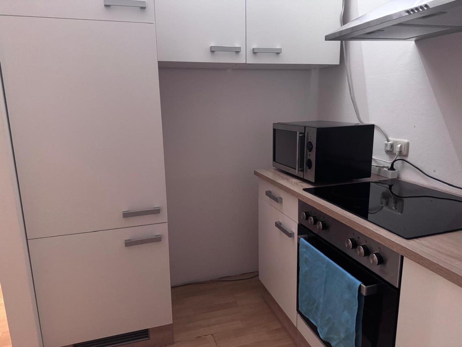Schoene Mit Parkplatz Im Zentrum Von Apartamento Linz