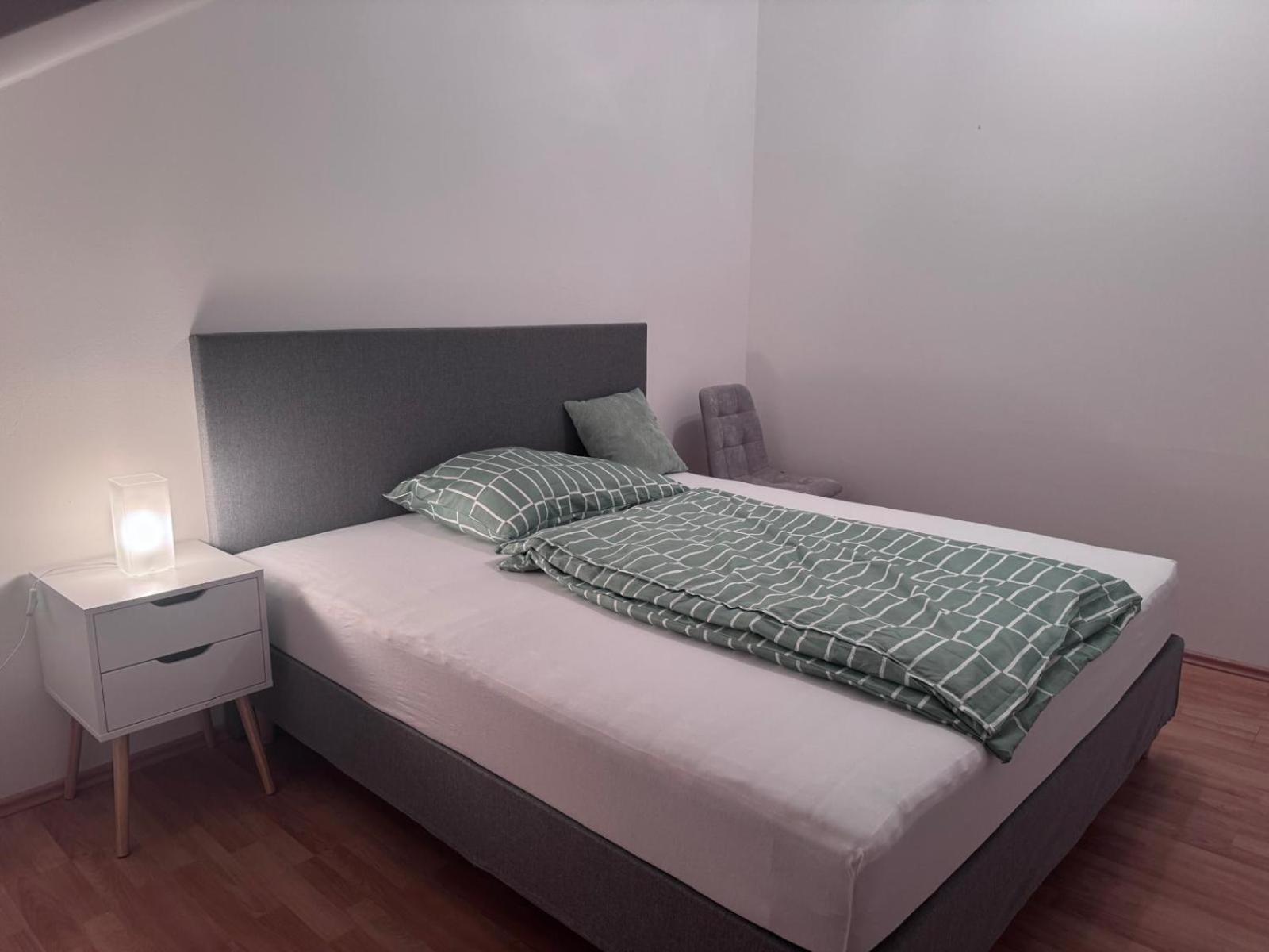 Schoene Mit Parkplatz Im Zentrum Von Apartamento *