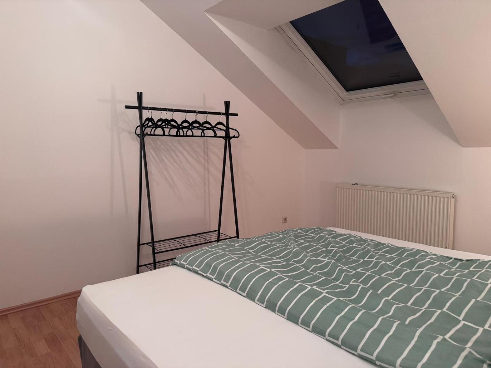 Schoene Mit Parkplatz Im Zentrum Von Apartamento Linz